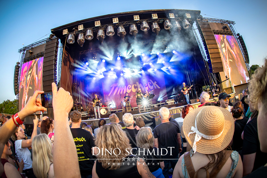 Dino Schmidt, Hochzeitsfotograf, Hochzeitsreportage, Wilhelmshaven, Wittmund, Jever, Westerholt, Oldenburg, Bremen, Hamburg, Esens, Norden, Aurich, Emden, Leer, Wiesmoor, Großefehn, Friedeburg, Remels, Borkum, Juist, Norderney, Osnabrück, Norddeutschland