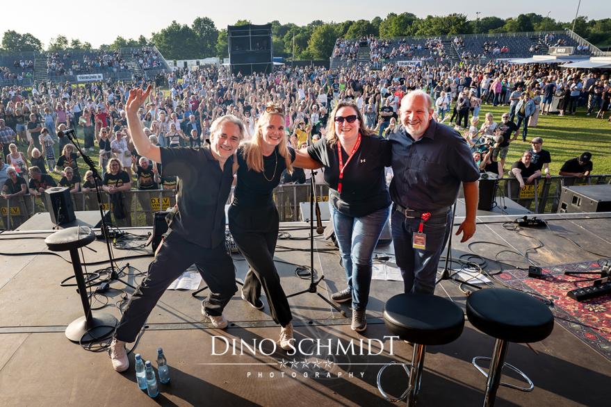 Dino Schmidt, Hochzeitsfotograf, Hochzeitsreportage, Wilhelmshaven, Wittmund, Jever, Westerholt, Oldenburg, Bremen, Hamburg, Esens, Norden, Aurich, Emden, Leer, Wiesmoor, Großefehn, Friedeburg, Remels, Borkum, Juist, Norderney, Osnabrück, Norddeutschland