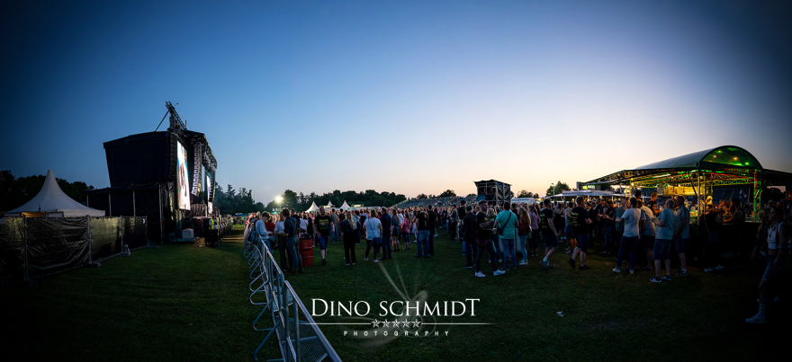 Dino Schmidt, Hochzeitsfotograf, Hochzeitsreportage, Wilhelmshaven, Wittmund, Jever, Westerholt, Oldenburg, Bremen, Hamburg, Esens, Norden, Aurich, Emden, Leer, Wiesmoor, Großefehn, Friedeburg, Remels, Borkum, Juist, Norderney, Osnabrück, Norddeutschland