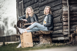 Dino Schmidt, Hochzeitsfotograf, Reportage, Wilhelmshaven, Wittmund, Jever, Westerholt, Oldenburg, Bremen, Hamburg, Esens, Norden, Aurich, Emden, Leer, Wiesmoor, Großefehn, Friedeburg, Remels, Borkum, Juist, Norderney, Osnabrück, Lüneburg, Norddeutschland