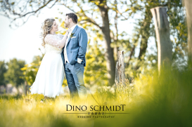 Hochzeitsfotograf Dino Schmidt aus Wiesmoor, Hochzeitsfotos, Hochzeitsfotografie, Hochzeitsreportage, Standesamt, Trauung, Wilhelmshaven, Wittmund, Jever, Westerholt, Oldenburg, Esens, Norden, Aurich, Emden, Leer, Großefehn, Friedeburg, Uplengen, Borkum, 