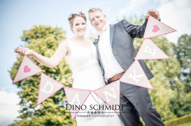 Hochzeitsfotograf Dino Schmidt aus Wiesmoor, Hochzeitsfotos, Hochzeitsfotografie, Hochzeitsreportage, Standesamt, Trauung, Wilhelmshaven, Wittmund, Jever, Westerholt, Oldenburg, Esens, Norden, Aurich, Emden, Leer, Großefehn, Friedeburg, Uplengen, Borkum, 