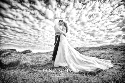 Hochzeitsfotograf Dino Schmidt aus Wiesmoor, Hochzeitsfotos, Hochzeitsfotografie, Hochzeitsreportage, Standesamt, Trauung, Wilhelmshaven, Wittmund, Jever, Westerholt, Oldenburg, Esens, Norden, Aurich, Emden, Leer, Großefehn, Friedeburg, Uplengen, Borkum, 
