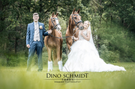 Hochzeitsfotograf Dino Schmidt aus Wiesmoor, Hochzeitsfotos, Hochzeitsfotografie, Hochzeitsreportage, Standesamt, Trauung, Wilhelmshaven, Wittmund, Jever, Westerholt, Oldenburg, Esens, Norden, Aurich, Emden, Leer, Großefehn, Friedeburg, Uplengen, Borkum, 