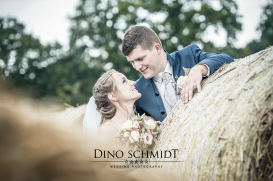 Hochzeitsfotograf Dino Schmidt aus Wiesmoor, Hochzeitsfotos, Hochzeitsfotografie, Hochzeitsreportage, Standesamt, Trauung, Wilhelmshaven, Wittmund, Jever, Westerholt, Oldenburg, Esens, Norden, Aurich, Emden, Leer, Großefehn, Friedeburg, Uplengen, Borkum, 