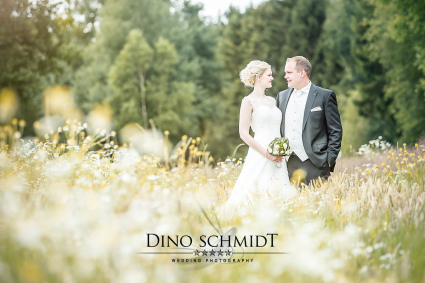 Hochzeitsfotograf Dino Schmidt aus Wiesmoor, Hochzeitsfotos, Hochzeitsfotografie, Hochzeitsreportage, Standesamt, Trauung, Wilhelmshaven, Wittmund, Jever, Westerholt, Oldenburg, Esens, Norden, Aurich, Emden, Leer, Großefehn, Friedeburg, Uplengen, Borkum, 