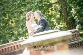 Hochzeitsfotograf Dino Schmidt aus Wiesmoor, Hochzeitsfotos, Hochzeitsfotografie, Hochzeitsreportage, Standesamt, Trauung, Wilhelmshaven, Wittmund, Jever, Westerholt, Oldenburg, Esens, Norden, Aurich, Emden, Leer, Großefehn, Friedeburg, Uplengen, Borkum, 