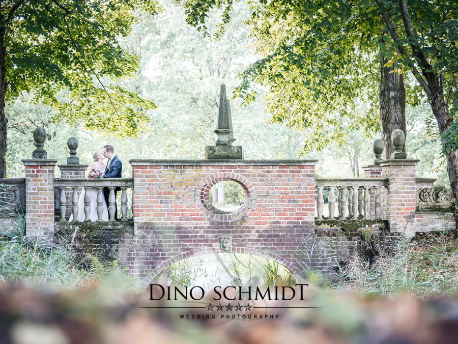 Hochzeitsfotograf Dino Schmidt aus Wiesmoor, Hochzeitsfotos, Hochzeitsfotografie, Hochzeitsreportage, Standesamt, Trauung, Wilhelmshaven, Wittmund, Jever, Westerholt, Oldenburg, Esens, Norden, Aurich, Emden, Leer, Großefehn, Friedeburg, Uplengen, Borkum, 