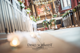 Hochzeitsfotograf Dino Schmidt aus Wiesmoor, Hochzeitsfotos, Hochzeitsfotografie, Hochzeitsreportage, Standesamt, Trauung, Wilhelmshaven, Wittmund, Jever, Westerholt, Oldenburg, Esens, Norden, Aurich, Emden, Leer, Großefehn, Friedeburg, Uplengen, Borkum, 