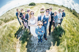 Hochzeitsfotograf Dino Schmidt aus Wiesmoor, Hochzeitsfotos, Hochzeitsfotografie, Hochzeitsreportage, Standesamt, Trauung, Wilhelmshaven, Wittmund, Jever, Westerholt, Oldenburg, Esens, Norden, Aurich, Emden, Leer, Großefehn, Friedeburg, Uplengen, Borkum, 