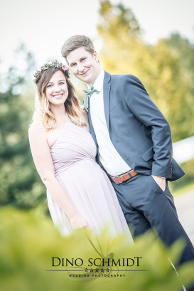 Hochzeitsfotograf Dino Schmidt aus Wiesmoor, Hochzeitsfotos, Hochzeitsfotografie, Hochzeitsreportage, Standesamt, Trauung, Wilhelmshaven, Wittmund, Jever, Westerholt, Oldenburg, Esens, Norden, Aurich, Emden, Leer, Großefehn, Friedeburg, Uplengen, Borkum, 
