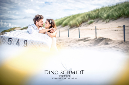 Hochzeitsfotograf Dino Schmidt aus Wiesmoor, Hochzeitsfotos, Hochzeitsfotografie, Hochzeitsreportage, Standesamt, Trauung, Wilhelmshaven, Wittmund, Jever, Westerholt, Oldenburg, Esens, Norden, Aurich, Emden, Leer, Großefehn, Friedeburg, Uplengen, Borkum, 